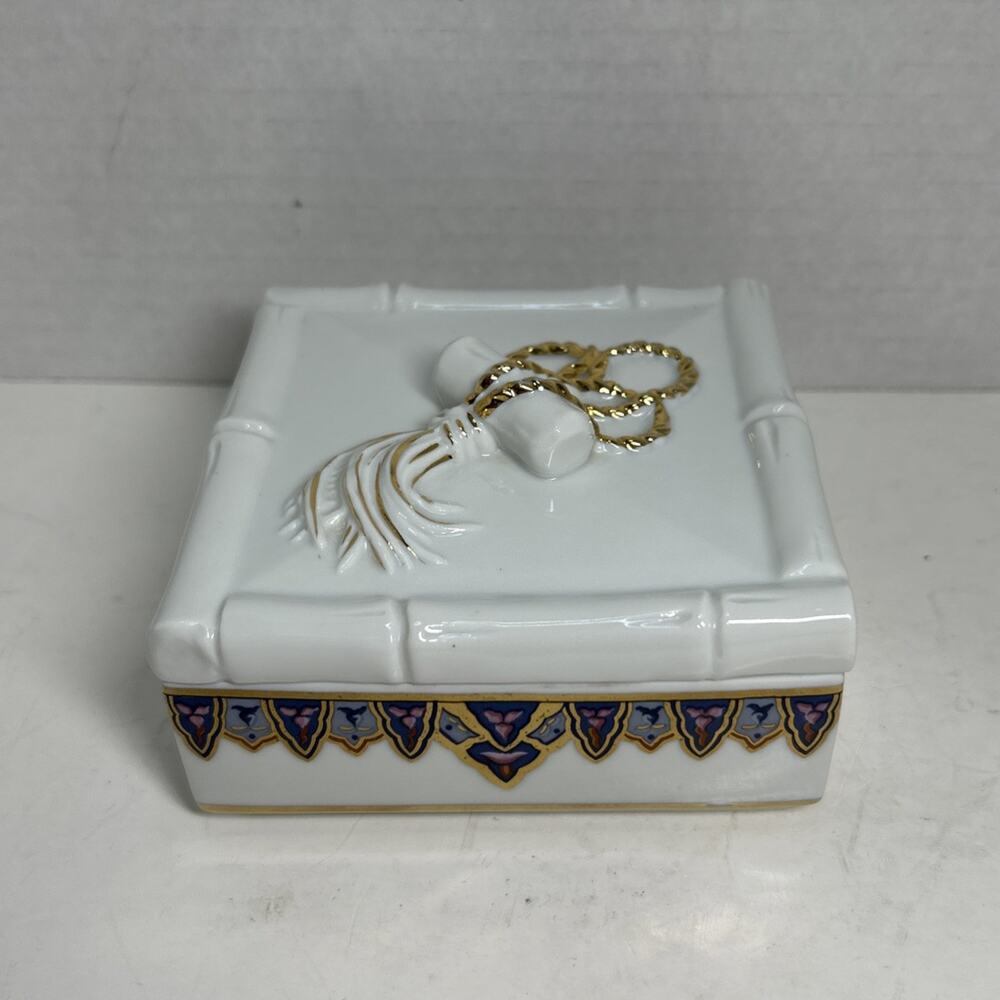 CHINOISERIE COLLECTION Elizabeth Arden Porcelain Square Trinket Powder Box